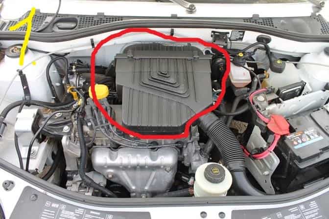 Замена фильтра топлива на автомобиле Renault Logan
